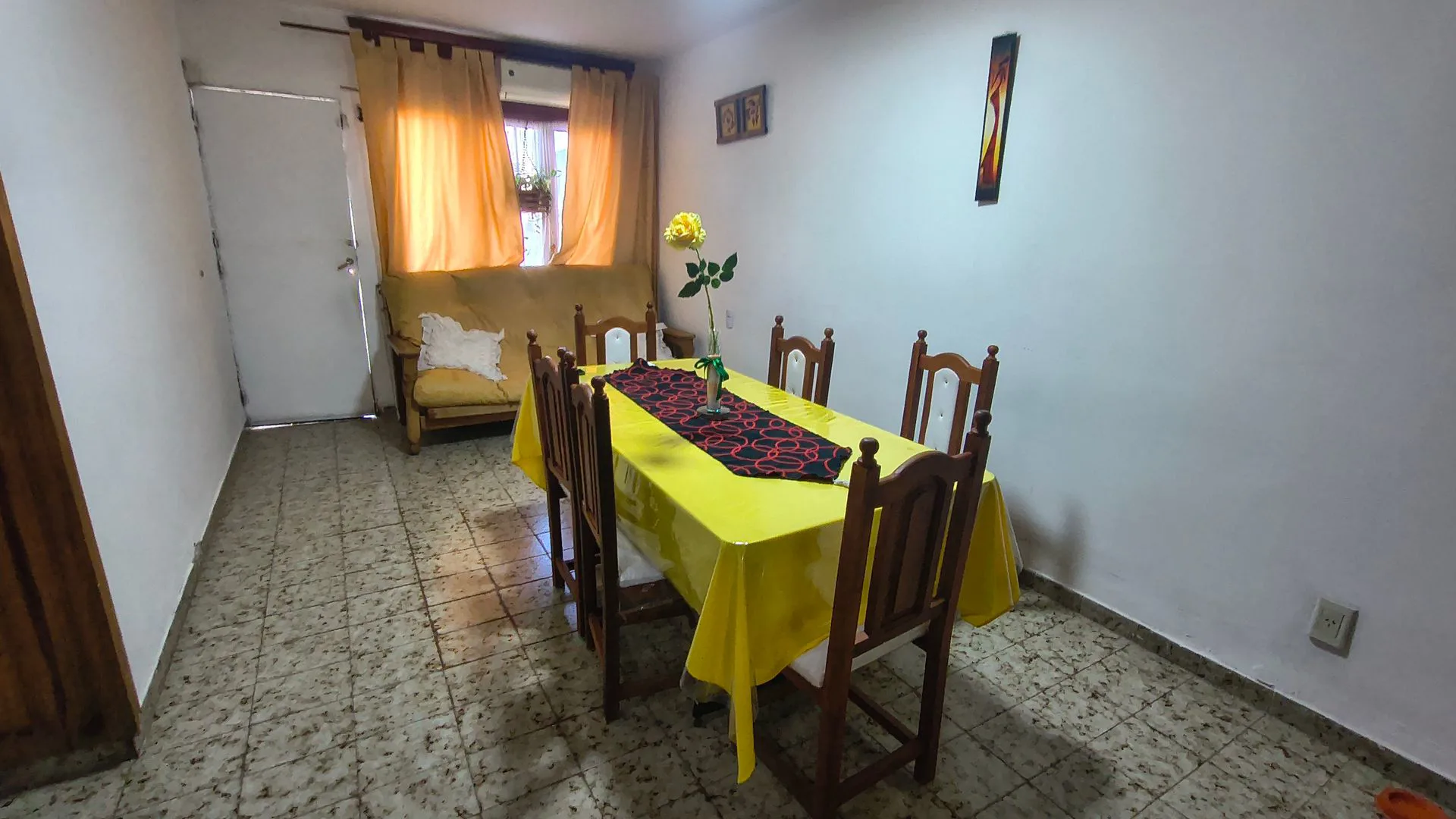 VENTA CASA 4 DORM. B° LOS TAMARINDOS. CHIMBAS foto 5