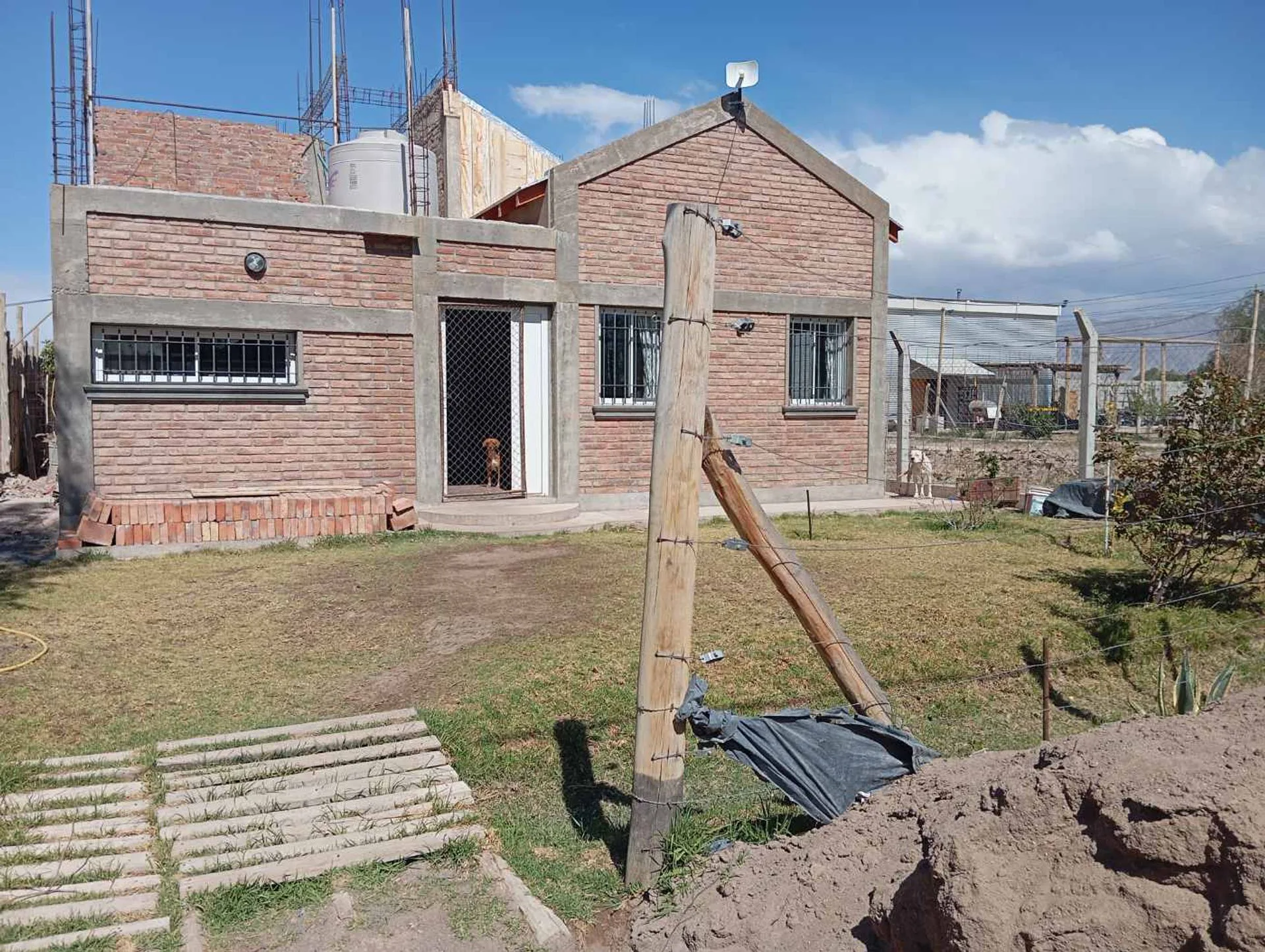 Casa a terminar, Rawson foto 2