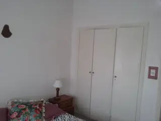 Departamento muy buen estado dos ambientes frente al mar contrafrente foto 5