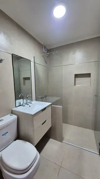 PRECIOSO DEPARTAMENTO EN VENTA DE DOS DORMITORIOS A PASOS DEL CENTRO DE LA CIUDAD DE POSADAS.- foto 3