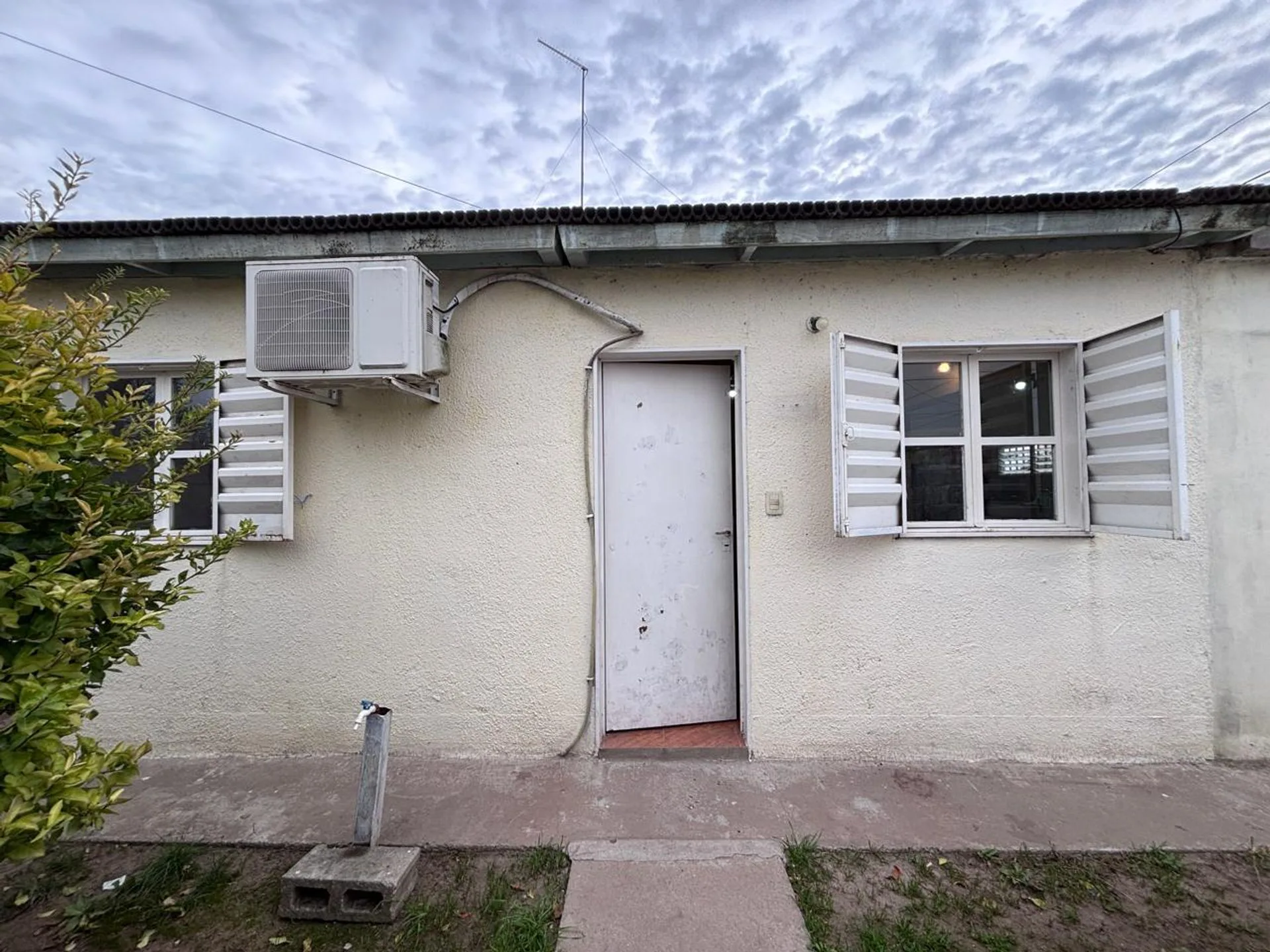 VENTA CASA 3 DORM EN MALVINAS ARGENTINAS foto 2