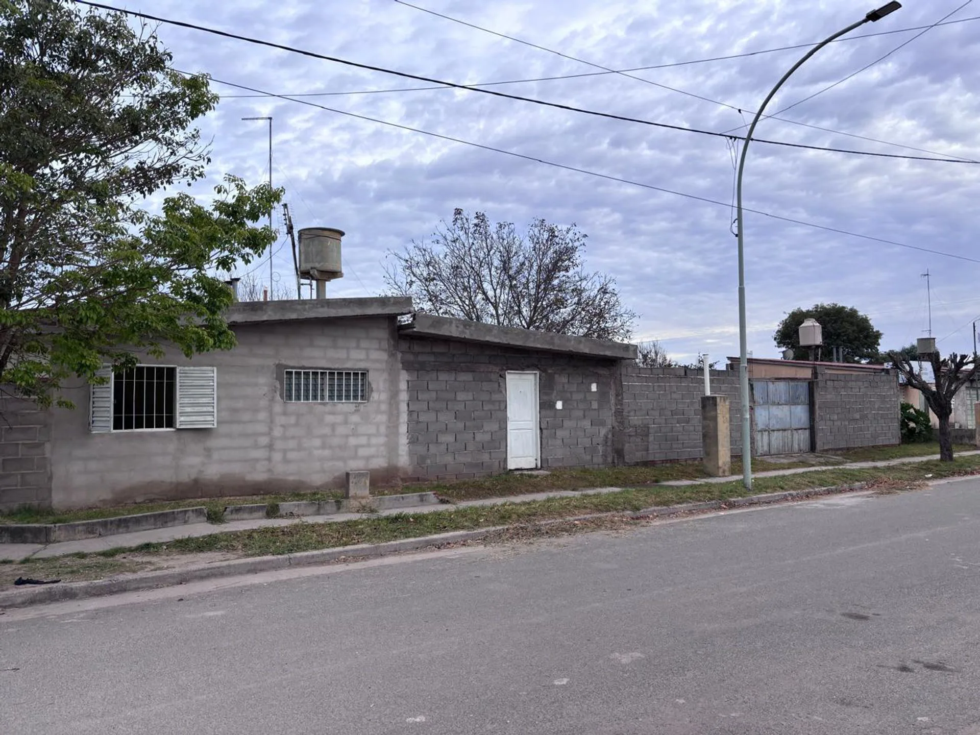 VENTA CASA 3 DORM EN MALVINAS ARGENTINAS foto 3