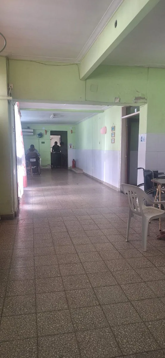 Gran propiedad céntrica con múltiples usos-Coronda foto 2