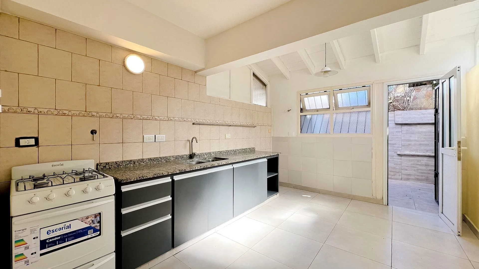Venta duplex 3 amb barrio Villa Primera c cochera foto 5