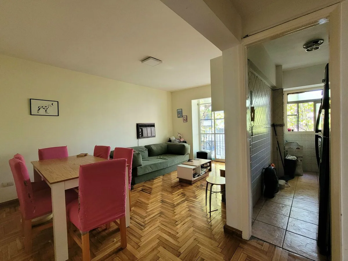 VENTA 3 AMB. CON BALCON CABALLITO foto 2