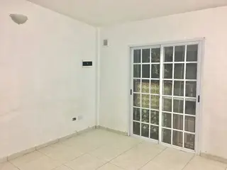 ALQUILER CASTELAR  $22.000 foto 3