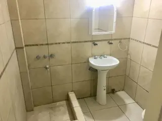 ALQUILER CASTELAR  $22.000 foto 5