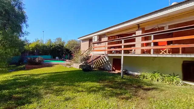 Venta - Casa de Categoría en Villa Los Aromos