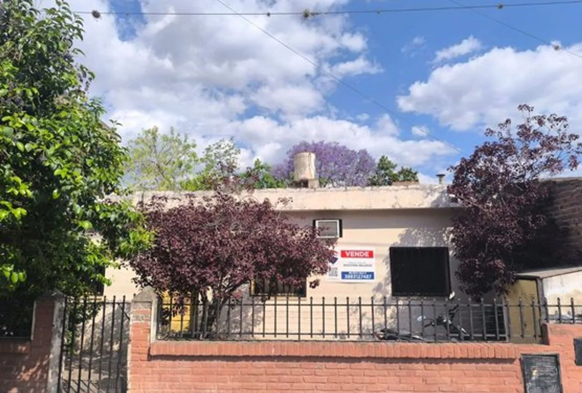 VENTA CASA  ZONA COMERCIAL 300M2 - CDAD. PERICO foto 5