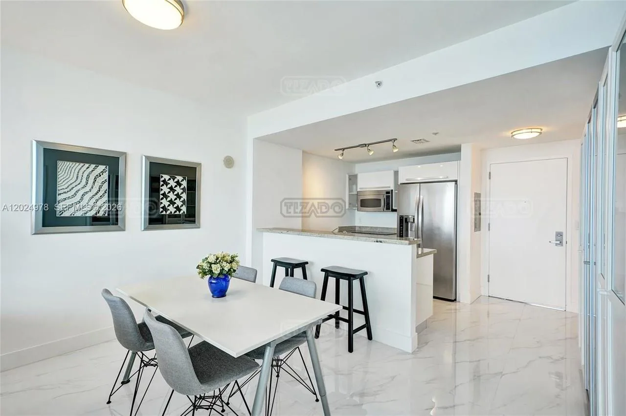 601 NE 36th St #1508 600 foto 4