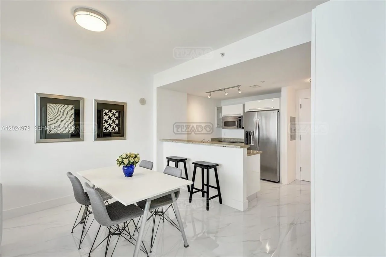 601 NE 36th St #1508 600 foto 5