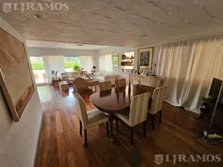 Casa en Venta en Village Las Lomas foto 4