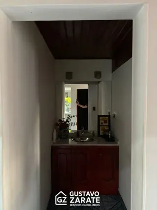 OPORTUNIDAD- CASA DE 2 DORMITORIOS CON PATIO Y COCHERA foto 5