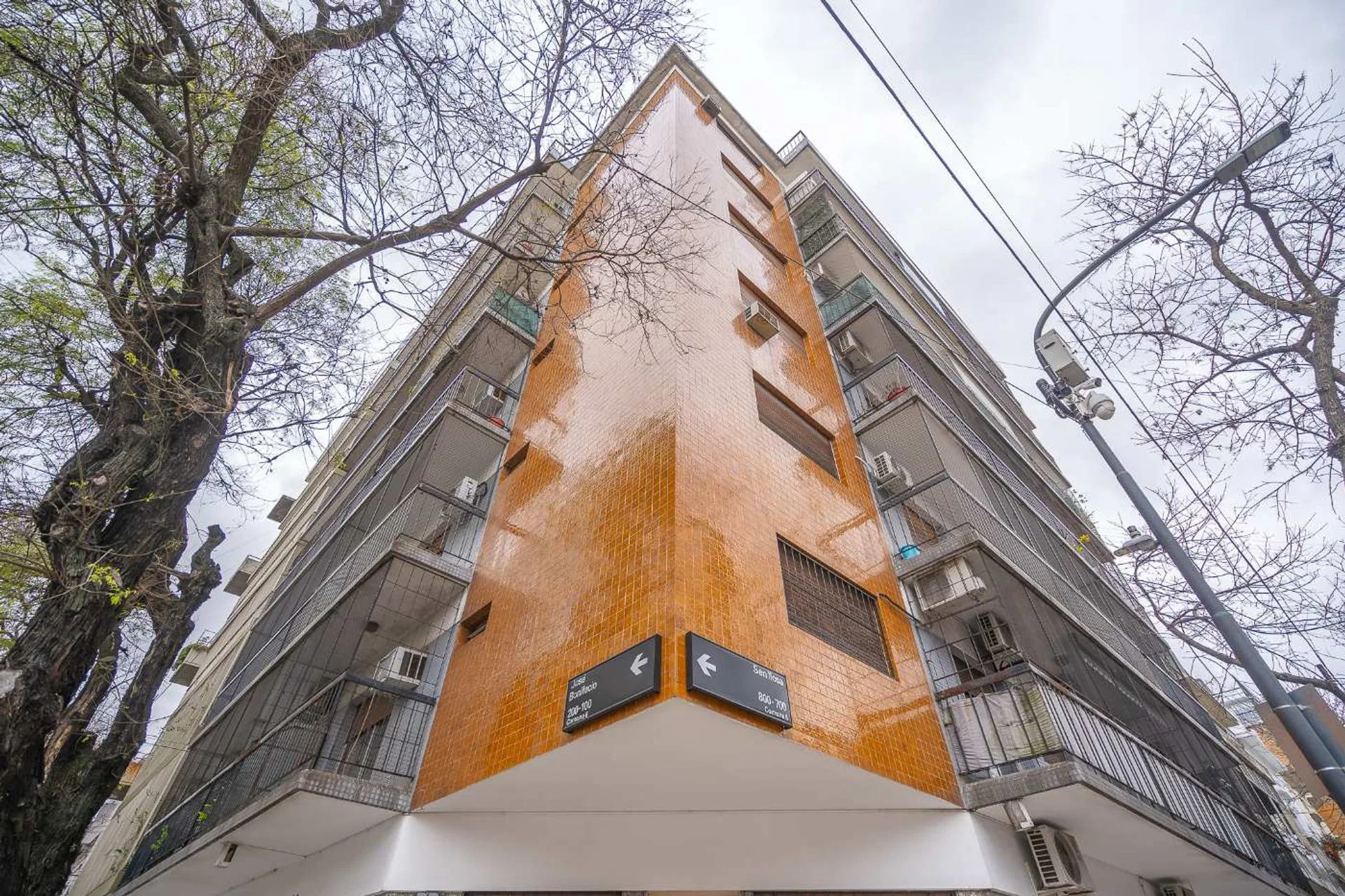 Venta depto. 3 ambientes con balcón Caballito foto 2