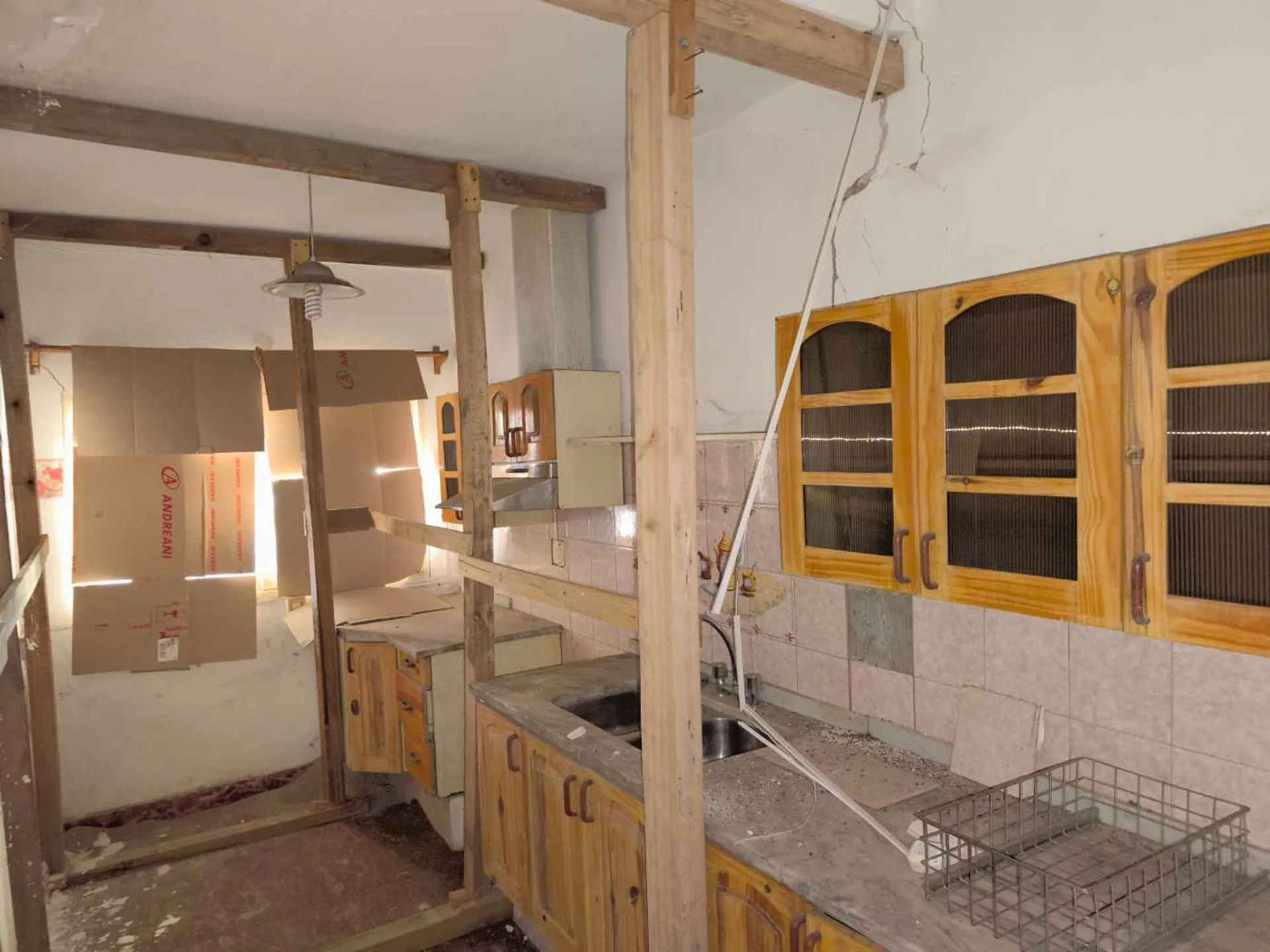 CASA MÁS DPTO A REFACCIONAR BARRIO URQUIZA 3 DORM foto 3