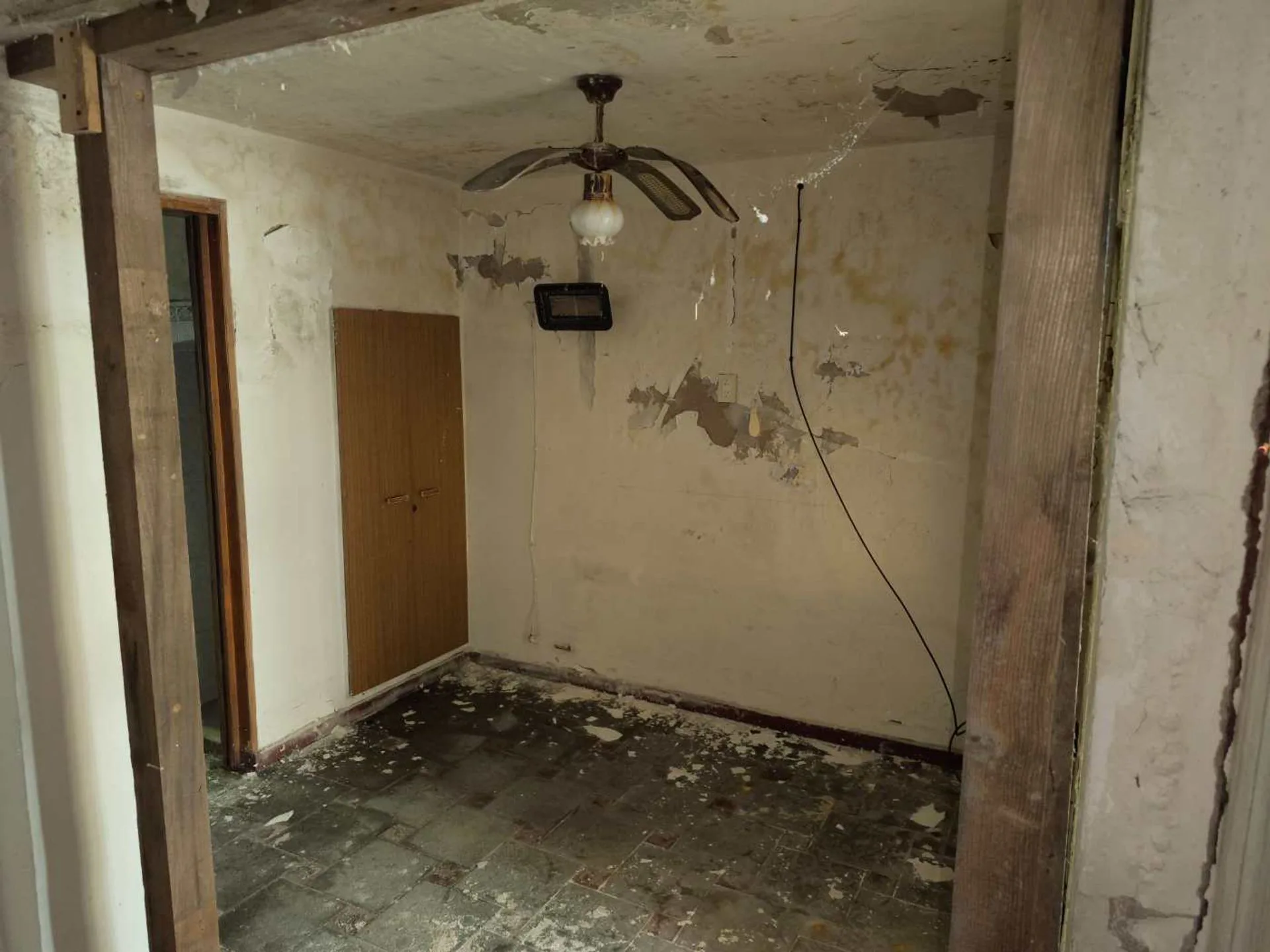 CASA MÁS DPTO A REFACCIONAR BARRIO URQUIZA 3 DORM foto 4