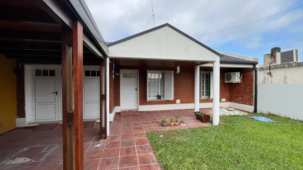 HERMOSA CASA EN VENTA A 1 CUADRA DE LA COSTA foto 3