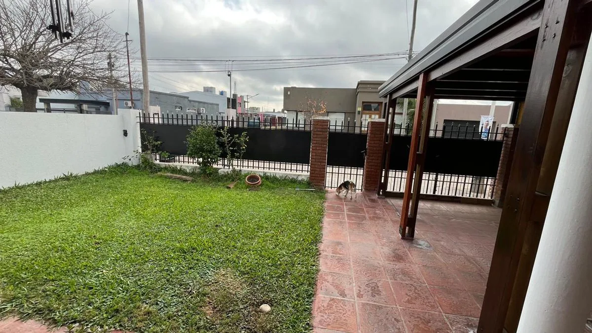 HERMOSA CASA EN VENTA A 1 CUADRA DE LA COSTA foto 5