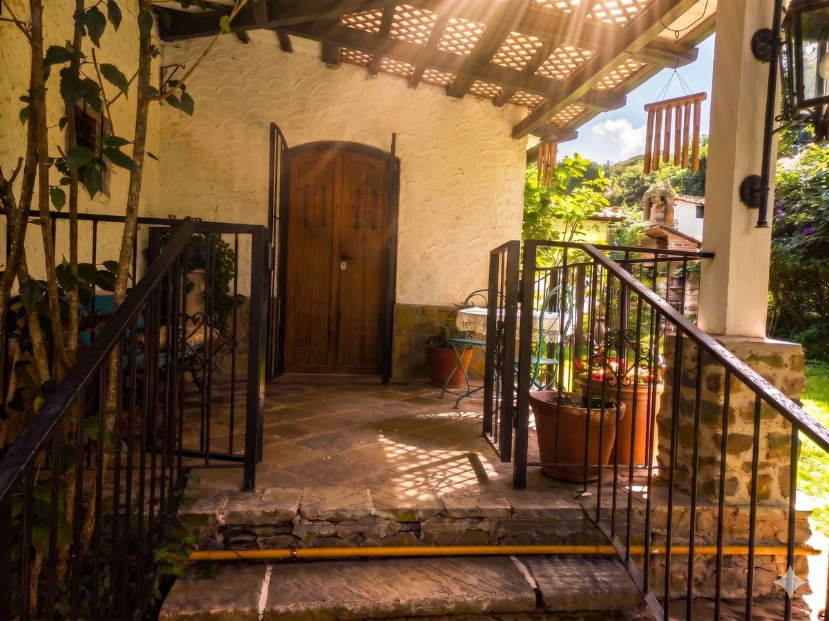 CASA y TERRENO EN VENTA. YUNGA SAN LORENZO. foto 3