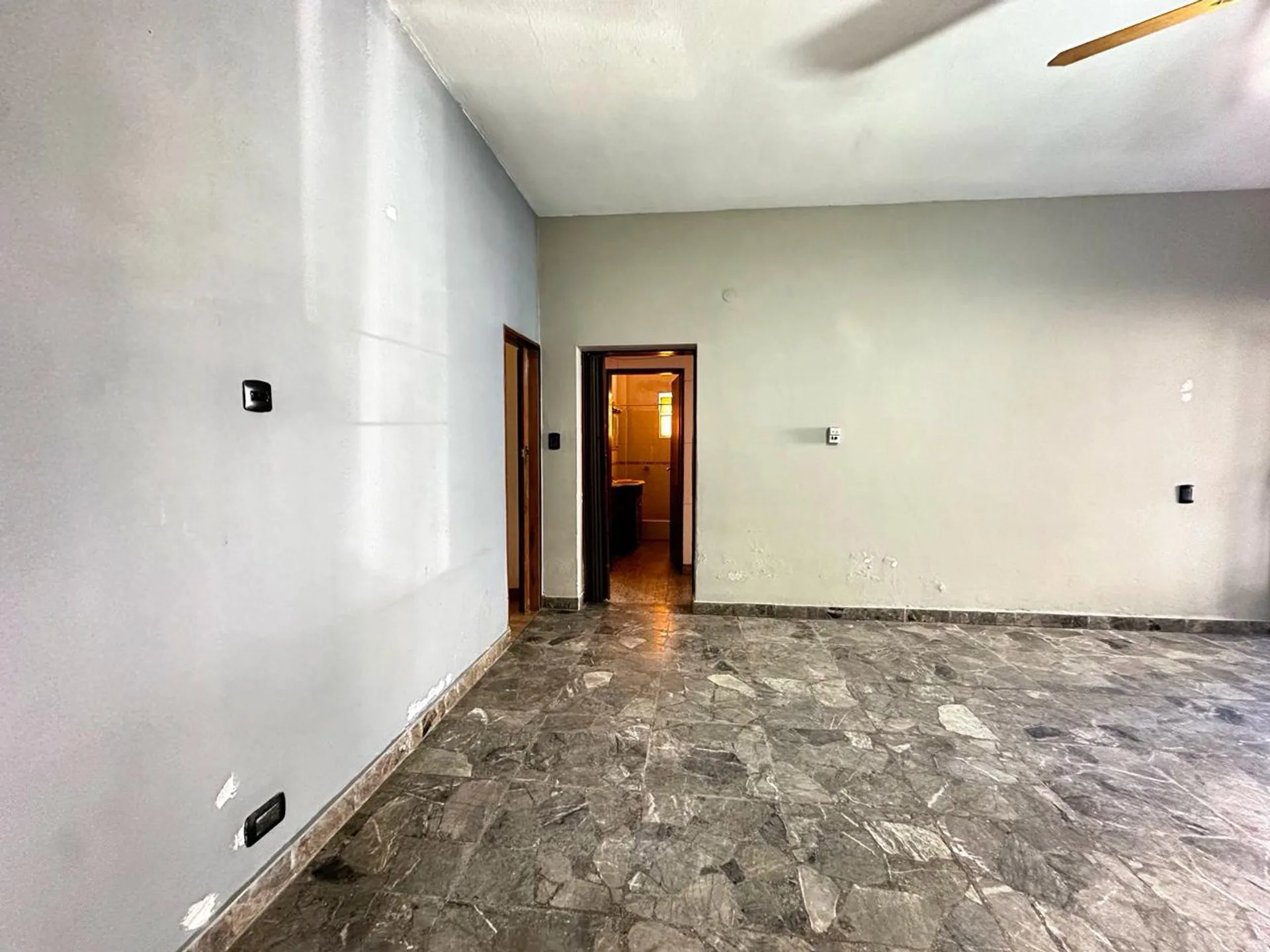 VENTA  PH 3 amb + dpto de 2 amb c/cochera y patio foto 3