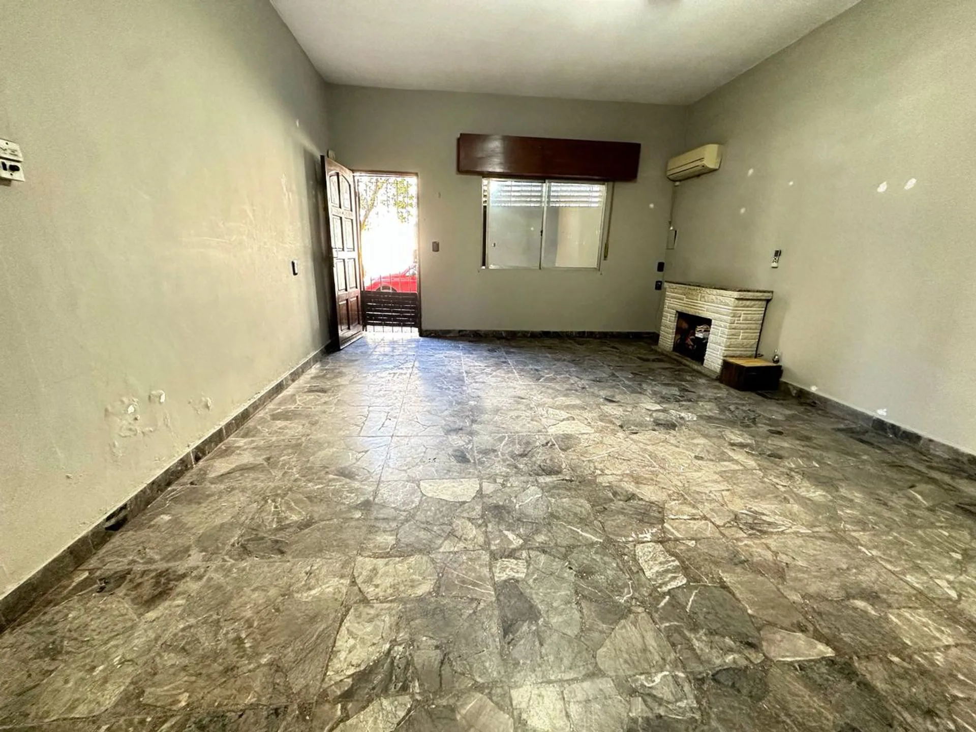VENTA  PH 3 amb + dpto de 2 amb c/cochera y patio foto 5
