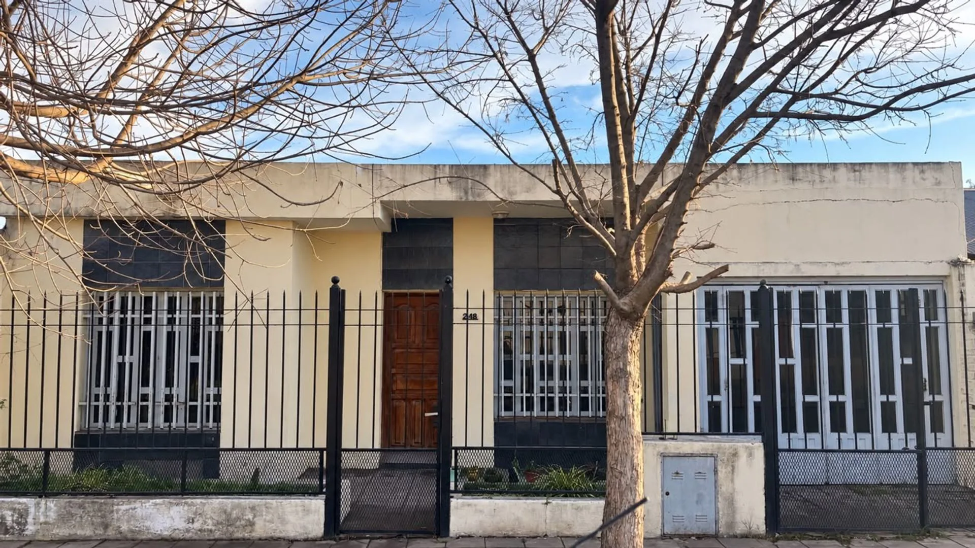 VENTA CASA 2 DORMIS,BARRIO GOLF, SAN NICOLAS