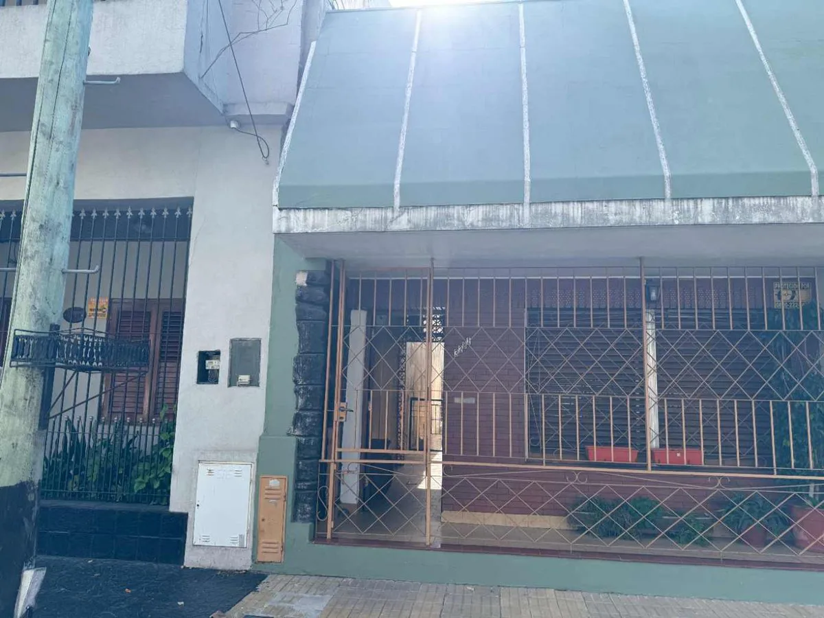 VENTA LOTE CON CASA A REFACCIONAR- APTO CREDITO foto 3