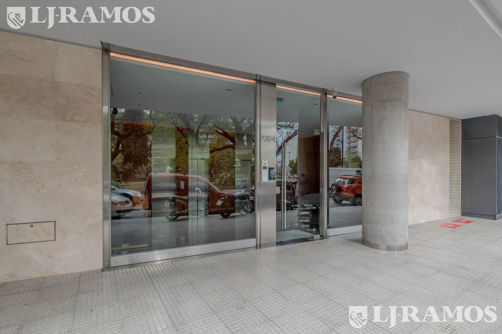 HUB CABILDO. Av. Cabildo y Jaramillo. foto 4