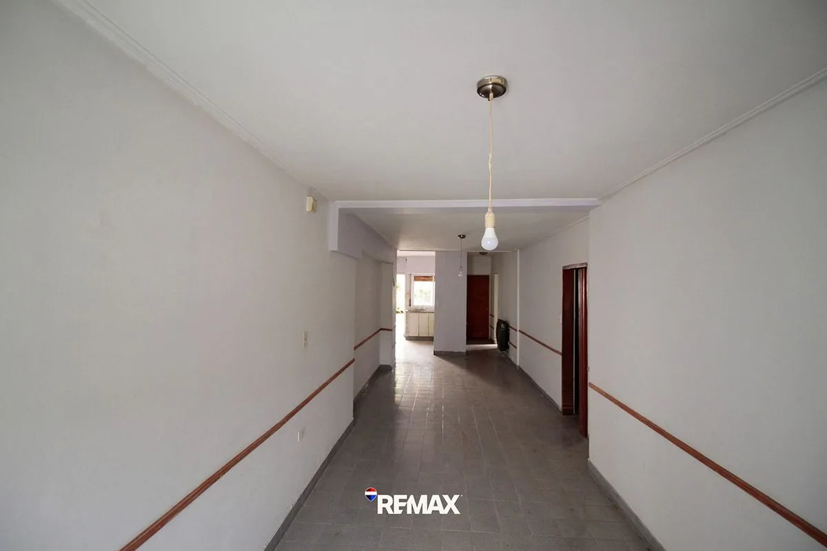 CASA A REFACCIONAR DE 3 DORMITORIOS foto 2
