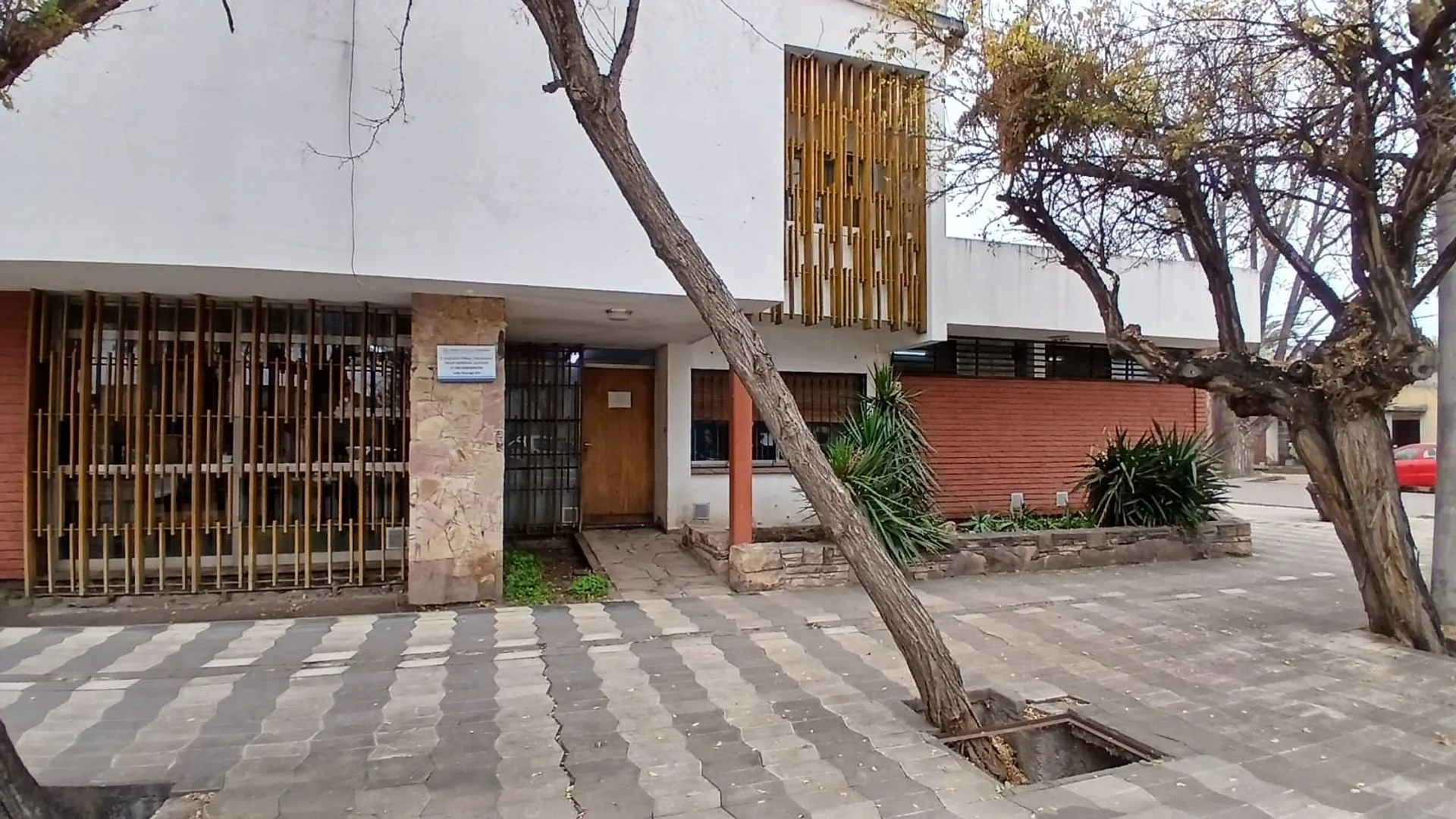 Casa con potencial de inversión en Gral. Alvear foto 2