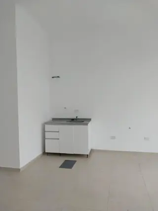 Retasado Venta Local a Estrenar en Guemes U$$65.000. foto 5