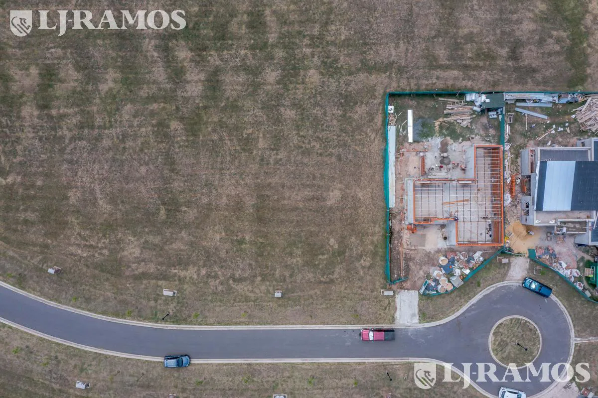 Construí tu casa en Barrio Privado Santo Tomás, Pilar. Excelente ubicación. foto 4