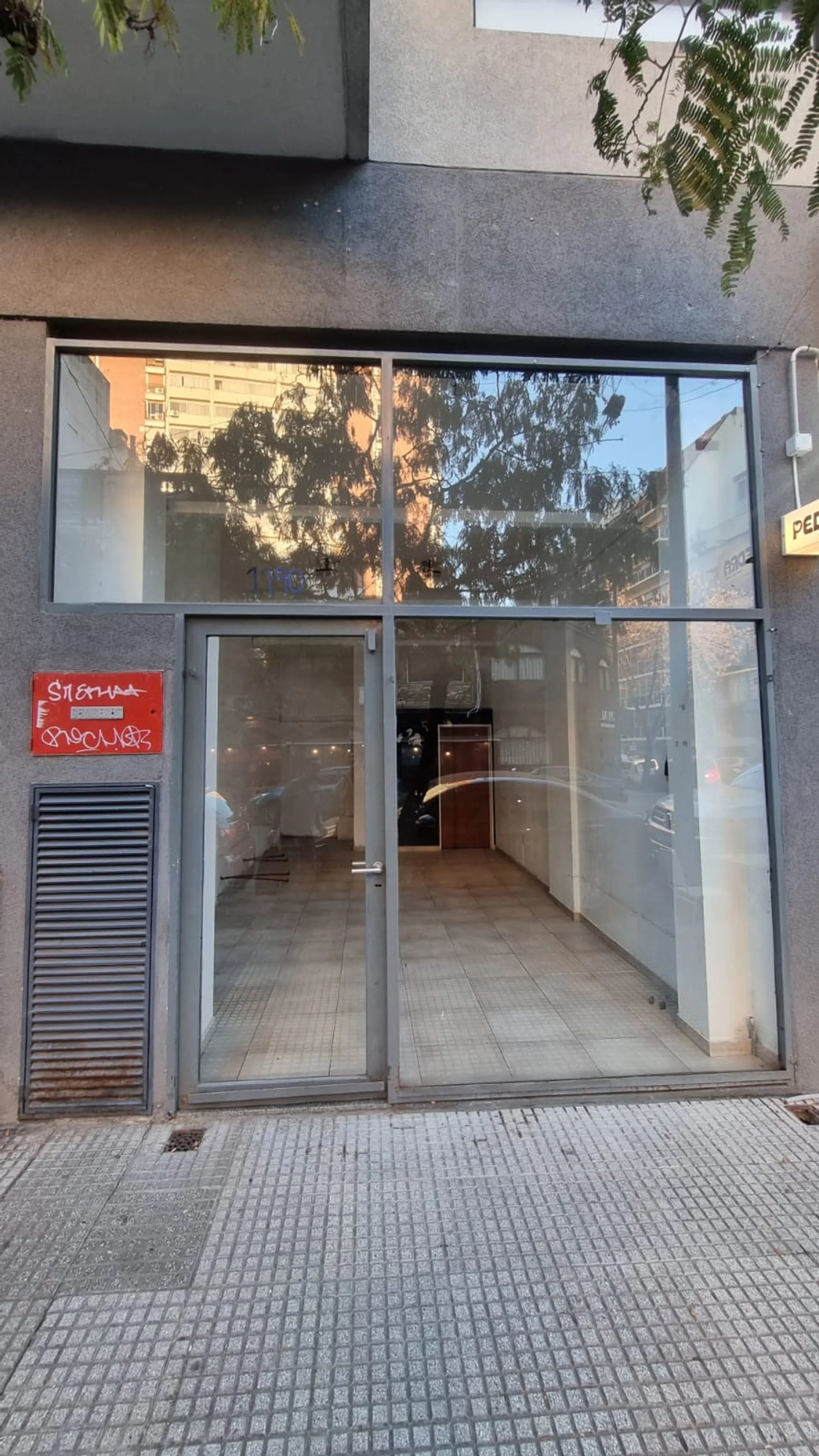 LOCAL COMERCIAL PREMIUM AGUERO 1200 BARRIO NORTE foto 2