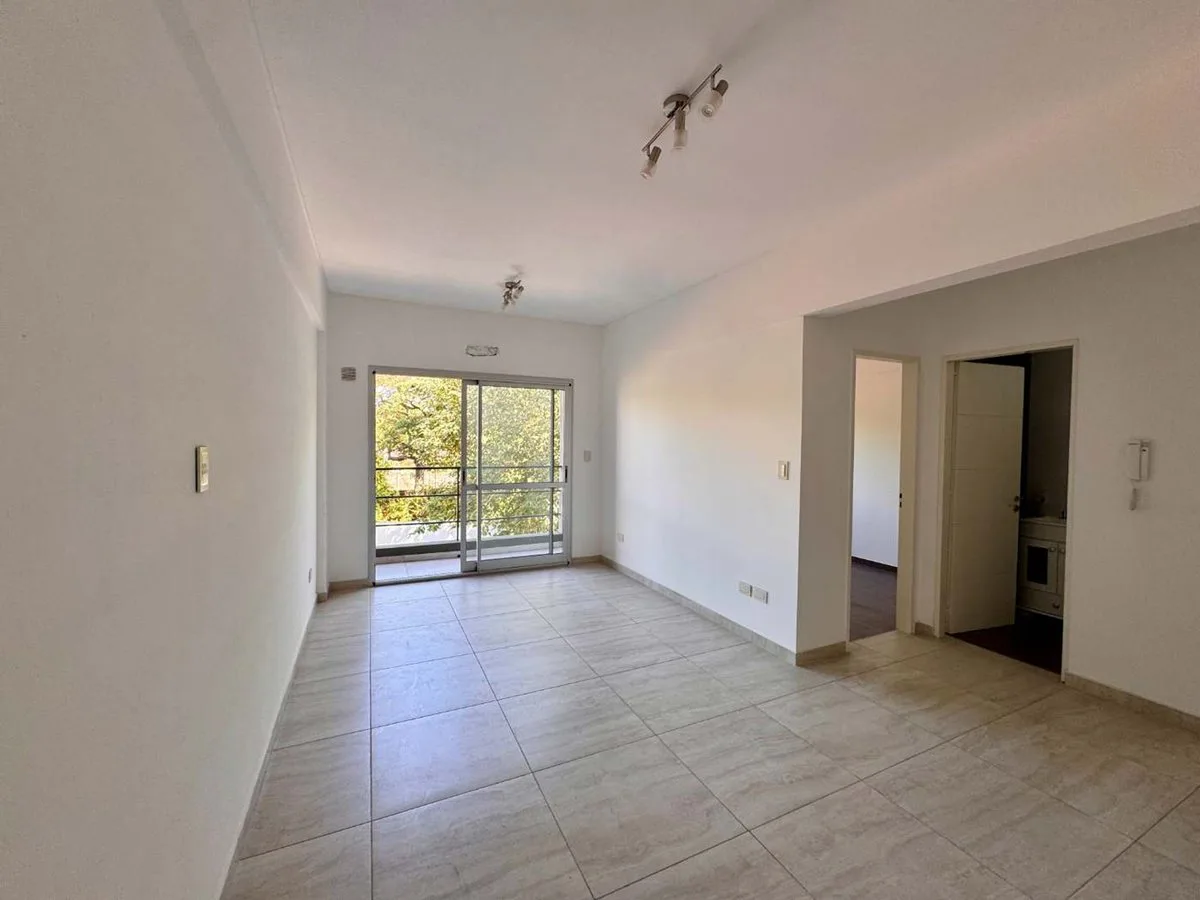 Venta Departamento 2 Amb. Con Cochera Apto Crédito foto 3