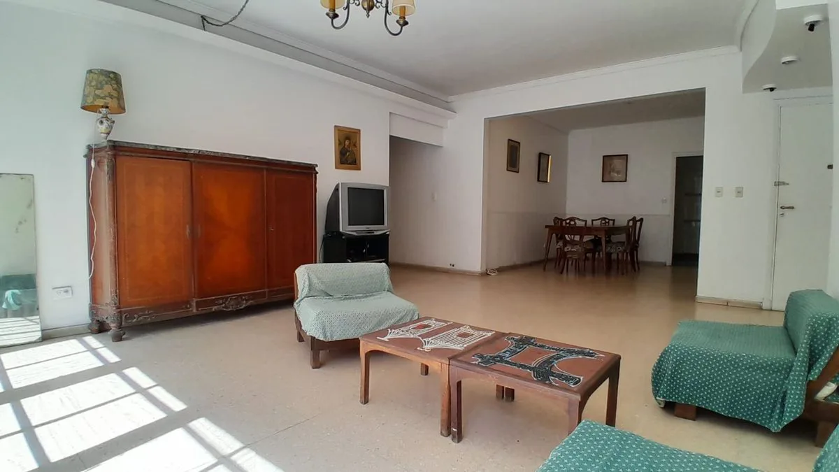 VENTA DEPARTAMENTO 5 AMB FRENTE  + DEP Y COCH GÜEM foto 3