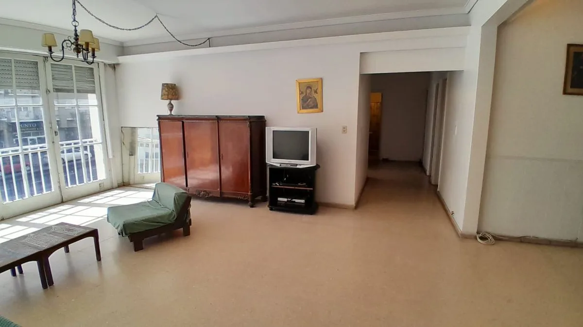 VENTA DEPARTAMENTO 5 AMB FRENTE  + DEP Y COCH GÜEM foto 5