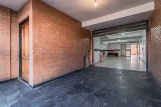 Oportunidad TRIPLEX!!! 5 AMB con PISCINA Y COCHERAS en Pque Chacabuco!! foto 3