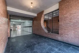 Oportunidad TRIPLEX!!! 5 AMB con PISCINA Y COCHERAS en Pque Chacabuco!! foto 4