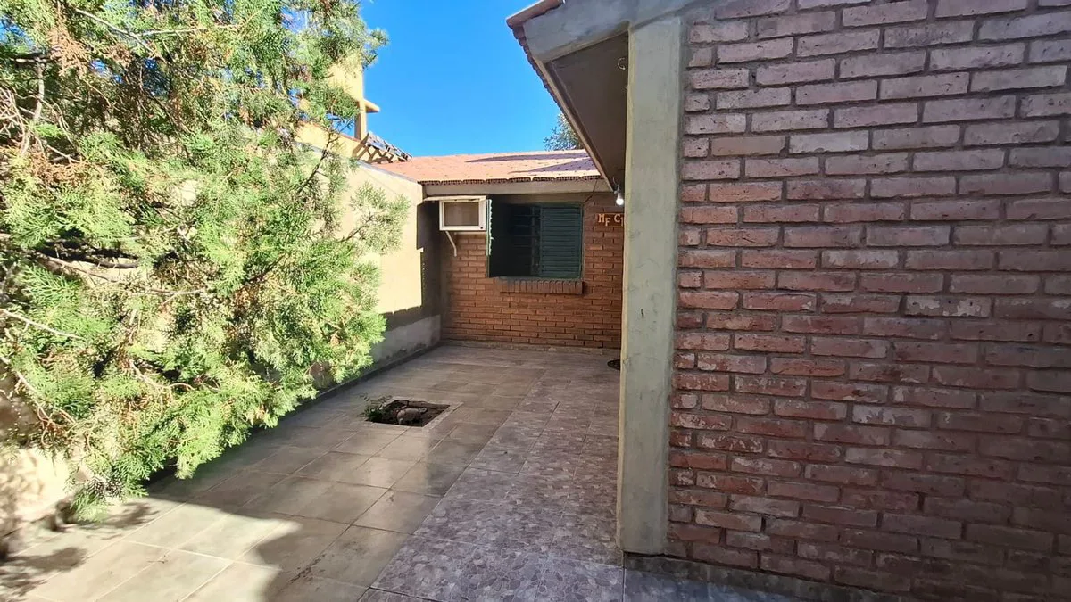 Casa en venta de 3 dormitorios y dos baños foto 4