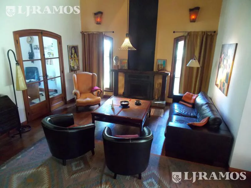 Casa en venta de 6 dormitorios en Lomas de San Isidro foto 2