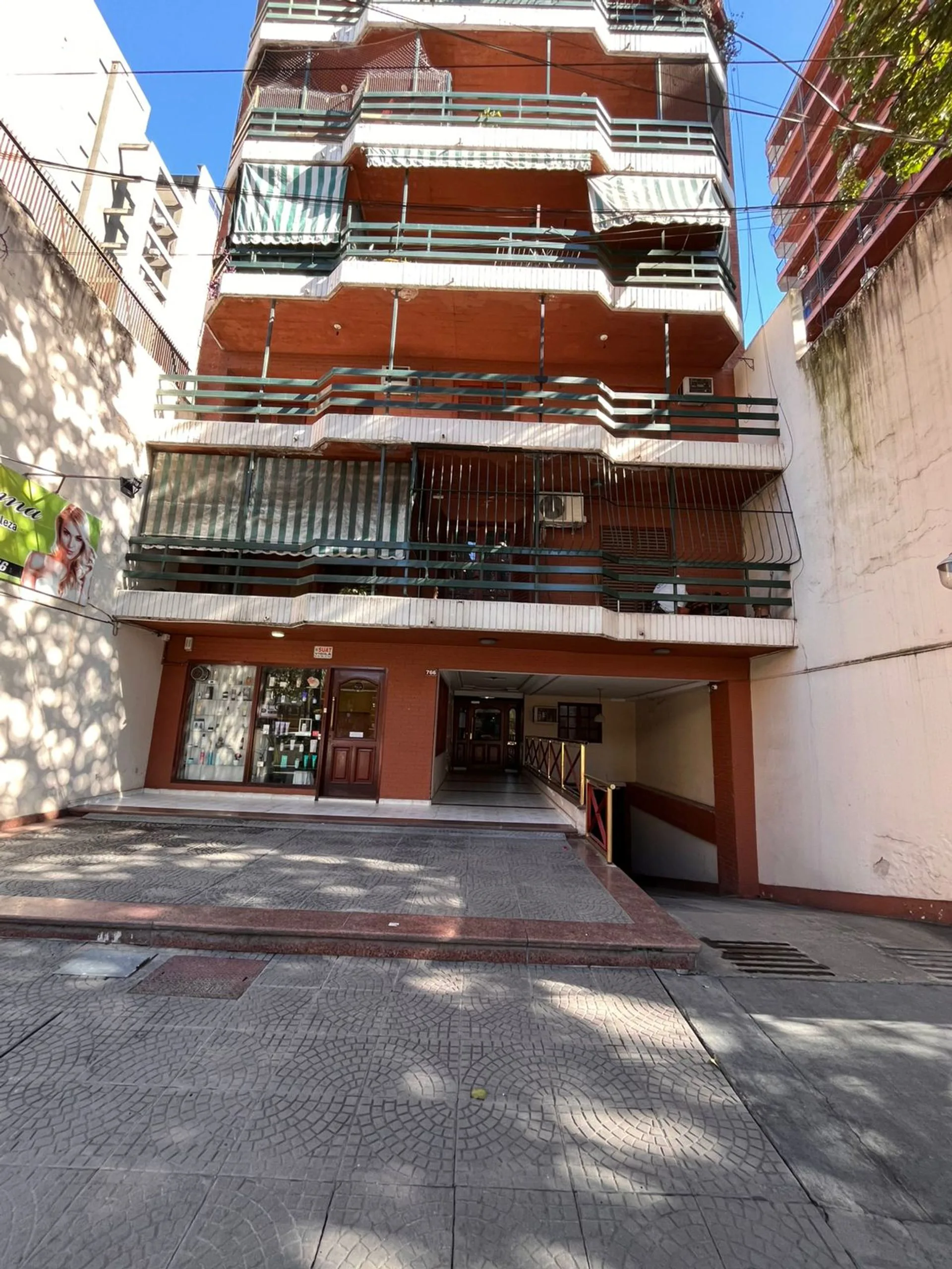 VENTA Dpto Barrio Norte 4 Dormitorios+Cochera foto 3