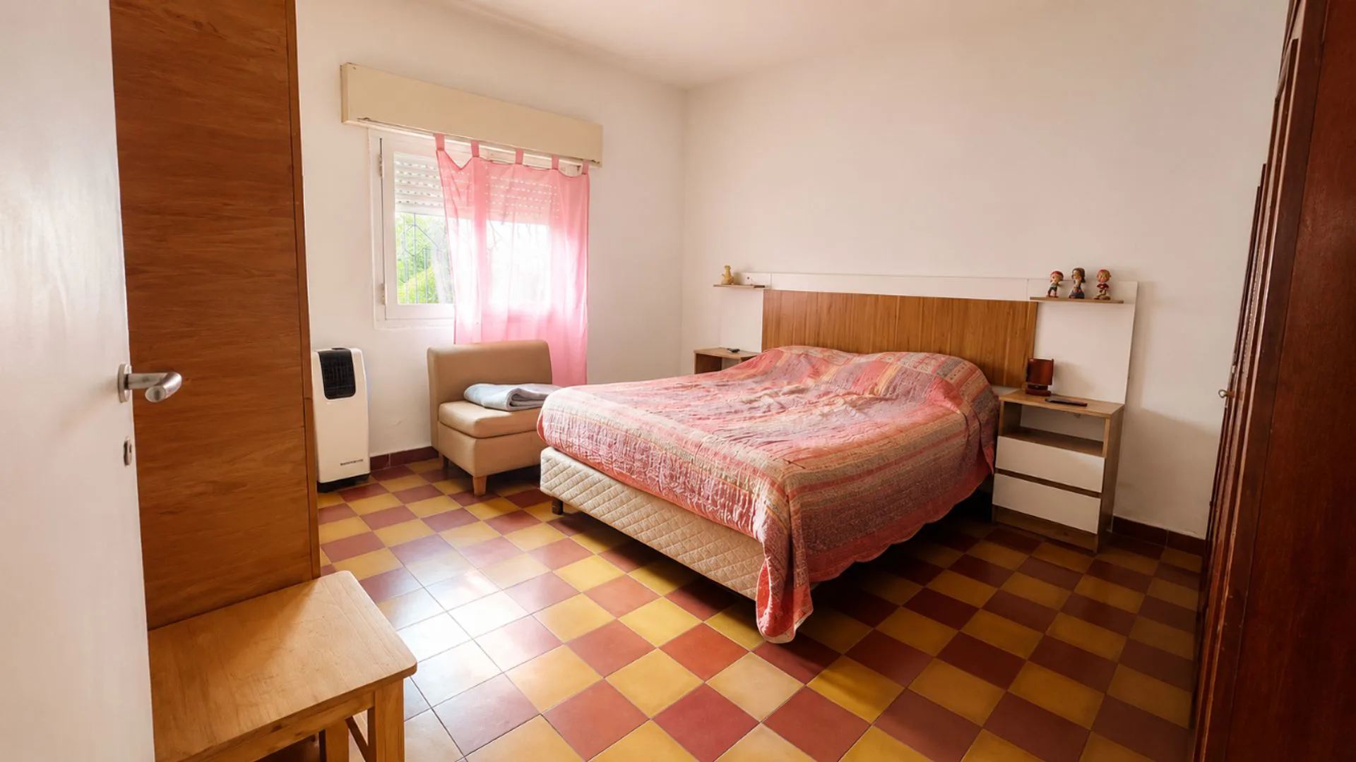 CASA VENTA MERLO QUINCHO Y JARDIN 300 MT2 foto 3