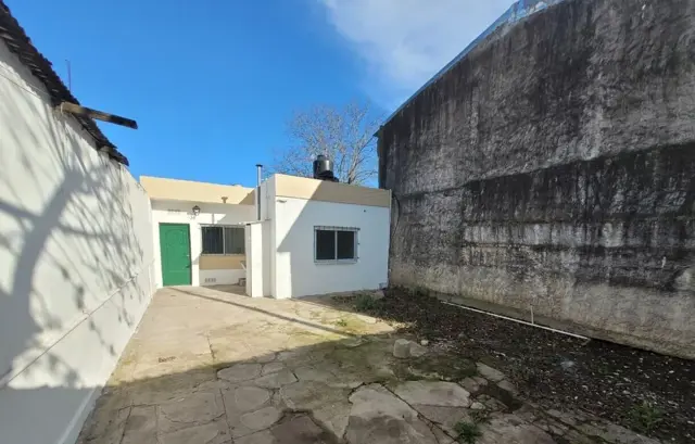 PH tipo CASA al frente con ingreso propio, excelente estado!