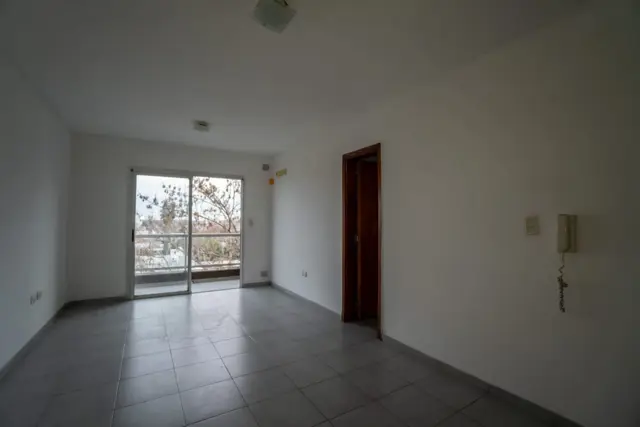 MONOAMBIENTE en ALQUILER con BALCÓN en LA PLATA
