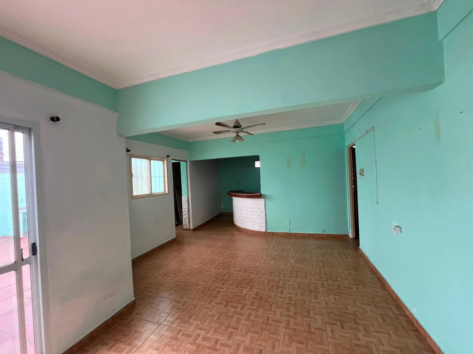 Casa sobre Av. presidente Perón foto 2