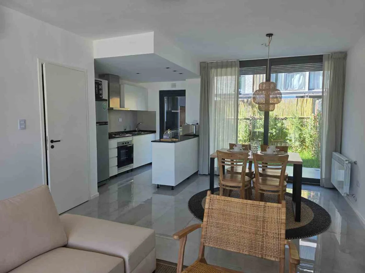 venta casa 4 amb jardin coche Tigre Rincón Milberg foto 2