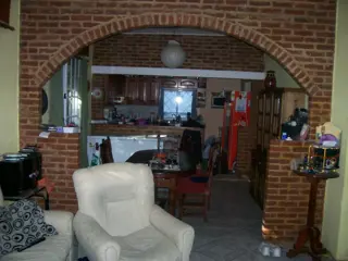 Casa de 2 plantas a 7 cuadras de Hipólito Yrigoyen foto 2
