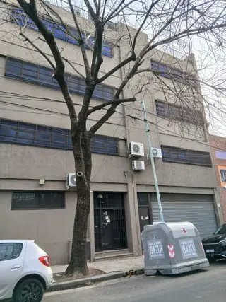 DEPOSITO DE TRES PLANTAS EN DOBLE LOTE. foto 1