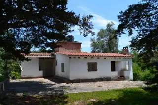Excelente propiedad con piscina en TANTI foto 1