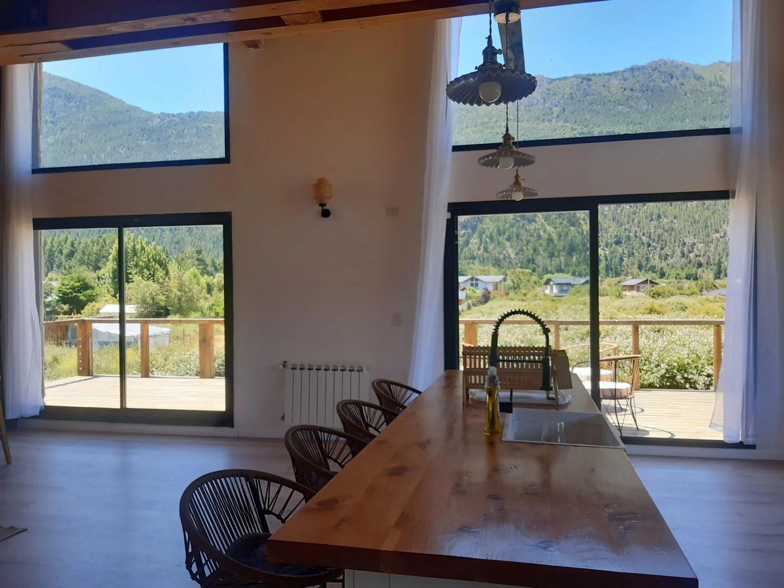 LAGO PUELO Casa PREMIUM de 341mts2, con 1000 m2 de terreno en Villa del Lago foto 3